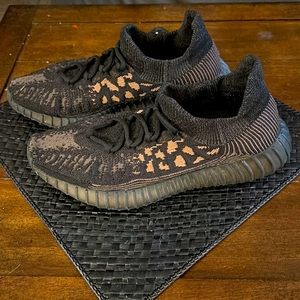 Size 10 adidas Yeezy Boost 350 V2 Slate Carbon 2022